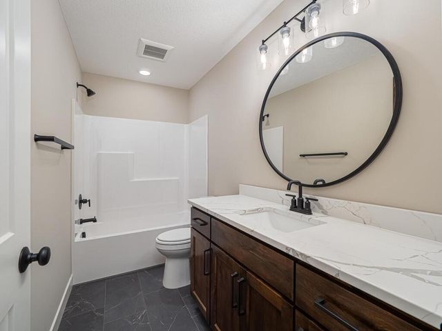 20648 Tamarack Street NW, Cedar, MN 55011