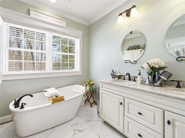 163 Hanton Road, North Smithfield, RI 02896