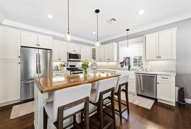 163 Hanton Road, North Smithfield, RI 02896