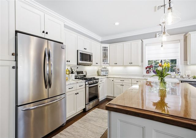 163 Hanton Road, North Smithfield, RI 02896