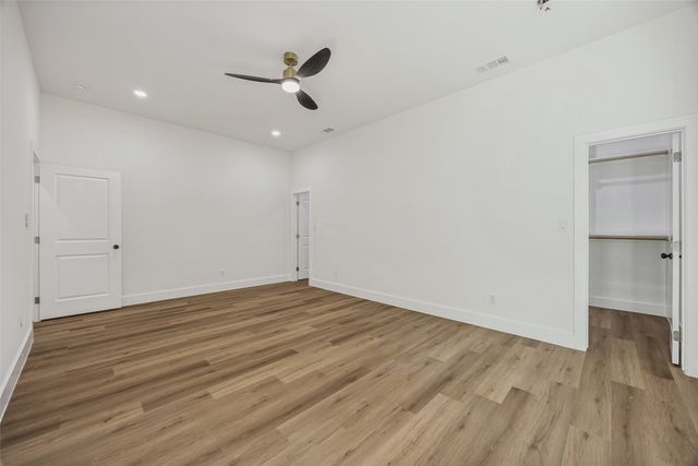 3910 Harlingen, Dallas, TX 75212