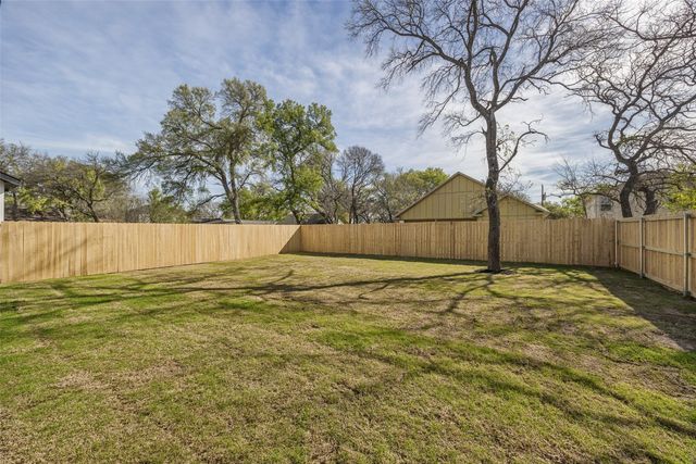 3910 Harlingen, Dallas, TX 75212