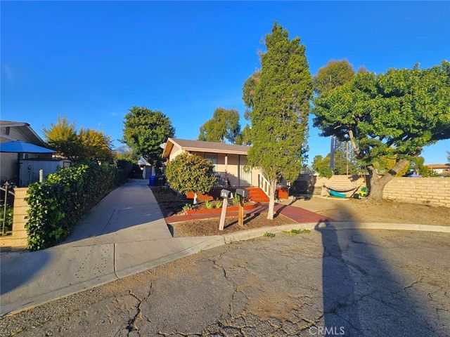 769 Valadez, Upland, CA 91786