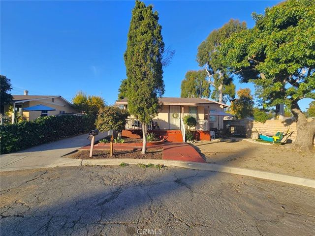 769 Valadez, Upland, CA 91786