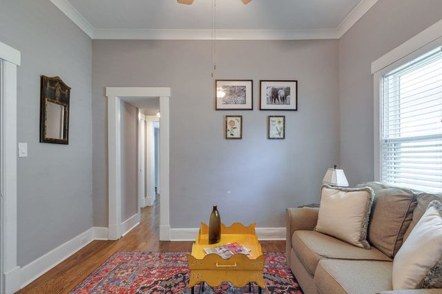 1932 CARR AVE, Memphis, TN 38104