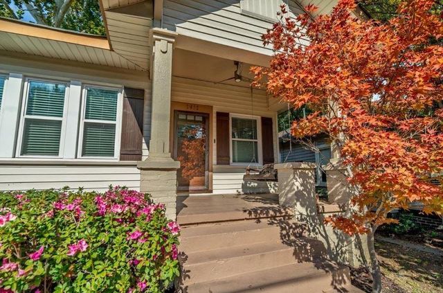 1932 CARR AVE, Memphis, TN 38104