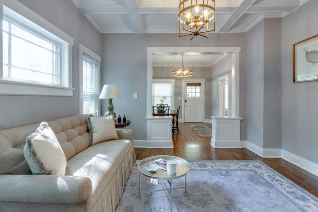 1932 CARR AVE, Memphis, TN 38104