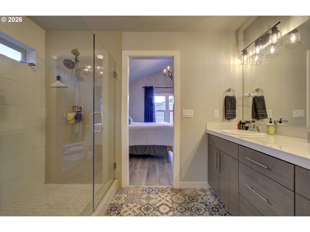 10705 Ne 156TH Ave, Vancouver, WA 98682