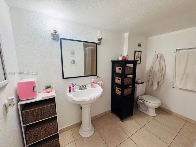 7928 West Dr 404, North Bay Village, FL 33141