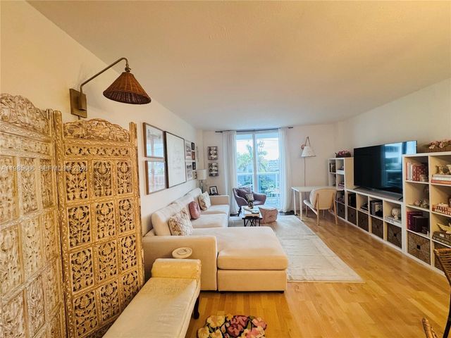 7928 West Dr 404, North Bay Village, FL 33141