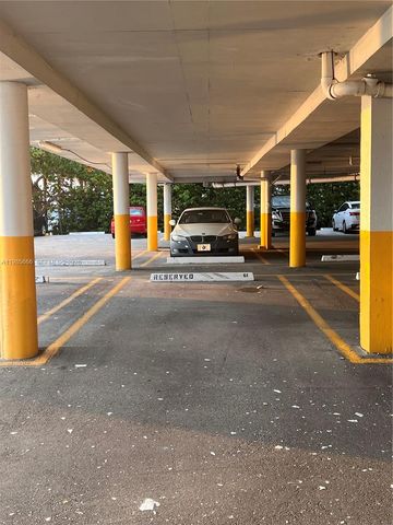 7928 West Dr 404, North Bay Village, FL 33141