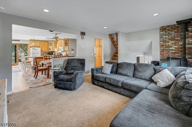 19 Indian Ln, Mount Olive Twp., NJ 07840