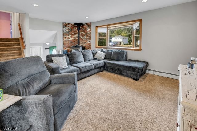 19 Indian Ln, Mount Olive Twp., NJ 07840