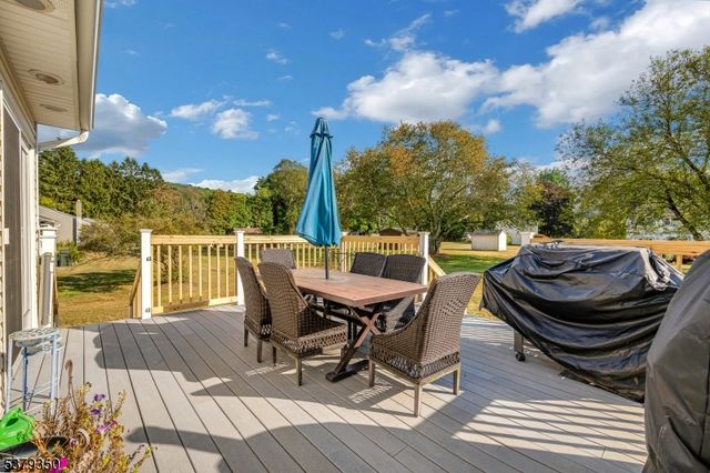 19 Indian Ln, Mount Olive Twp., NJ 07840