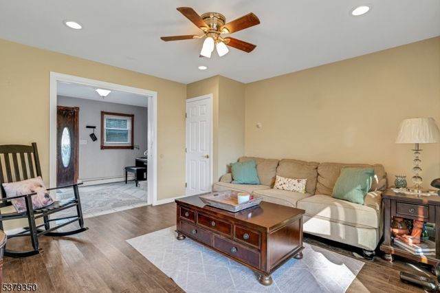 19 Indian Ln, Mount Olive Twp., NJ 07840