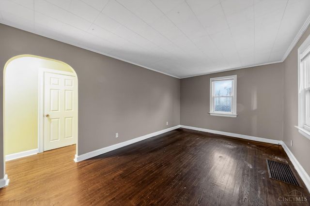 1166 Groesbeck Road, Cincinnati, OH 45224