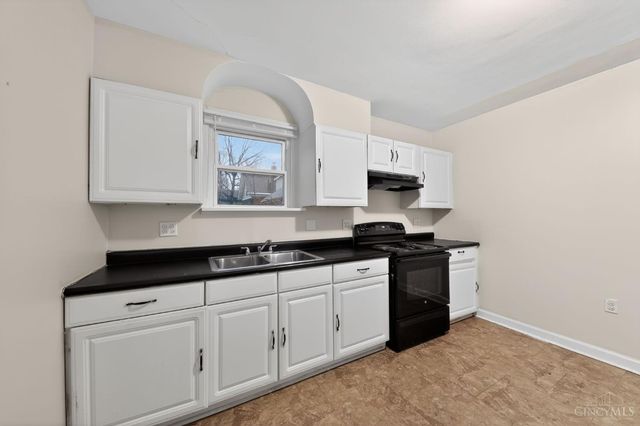 1166 Groesbeck Road, Cincinnati, OH 45224