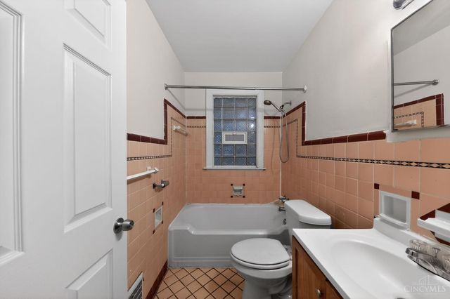 1166 Groesbeck Road, Cincinnati, OH 45224