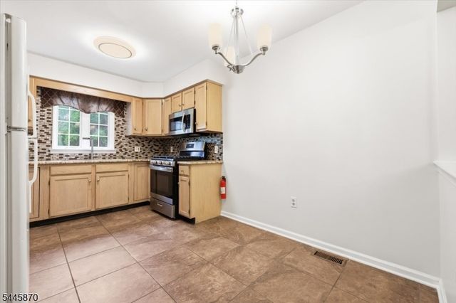 73 Castleton Rd, Montgomery Twp., NJ 08540