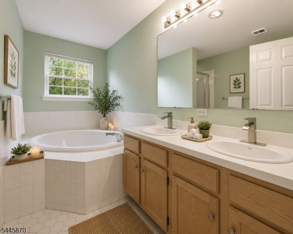 73 Castleton Rd, Montgomery Twp., NJ 08540
