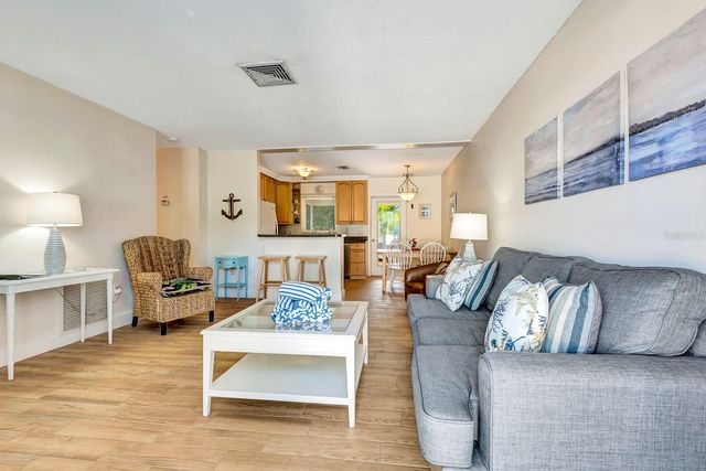 207 75TH STREET E, Bradenton Beach, FL 34217