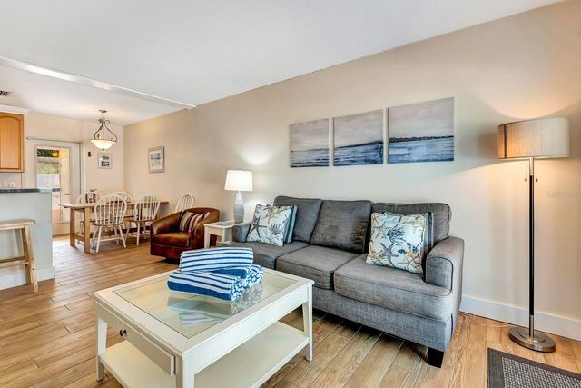 207 75TH STREET E, Bradenton Beach, FL 34217