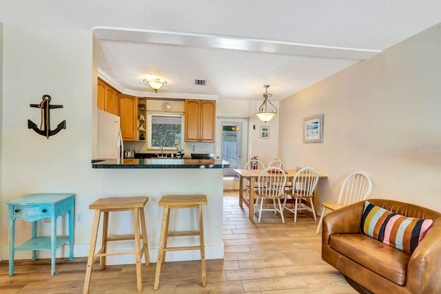 207 75TH STREET E, Bradenton Beach, FL 34217