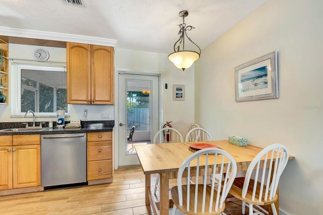 207 75TH STREET E, Bradenton Beach, FL 34217