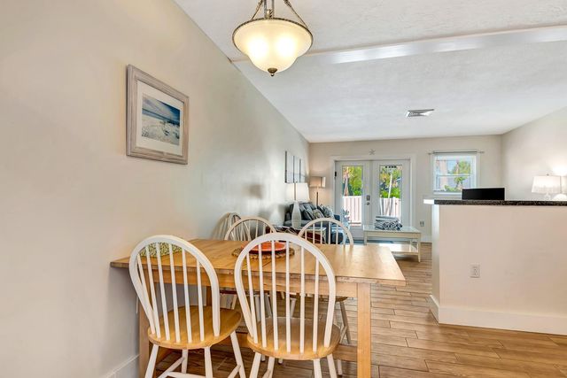 207 75TH STREET E, Bradenton Beach, FL 34217