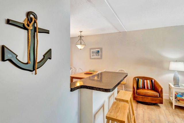 207 75TH STREET E, Bradenton Beach, FL 34217