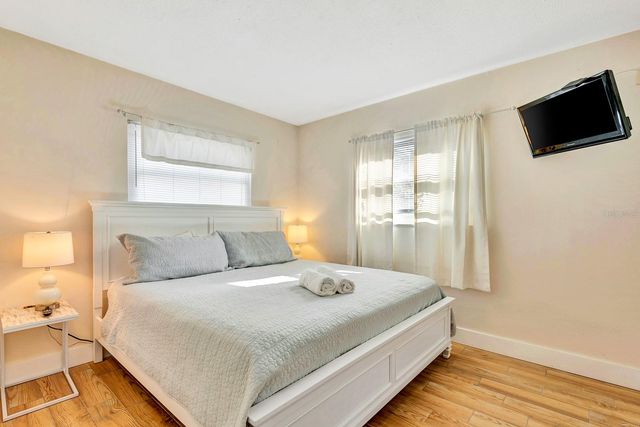 207 75TH STREET E, Bradenton Beach, FL 34217