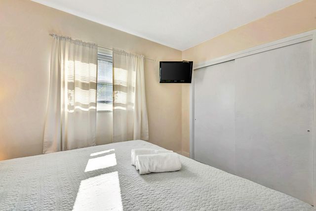 207 75TH STREET E, Bradenton Beach, FL 34217