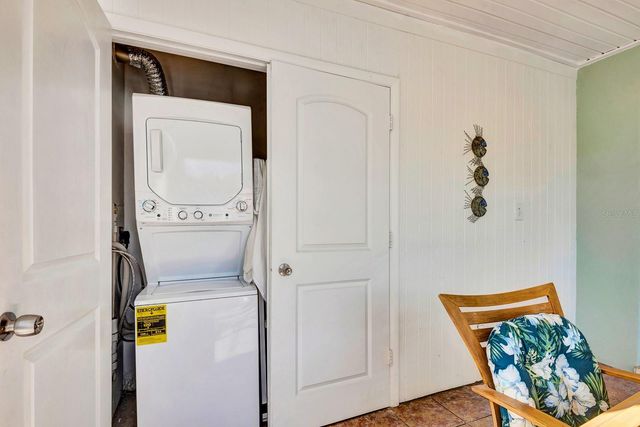 207 75TH STREET E, Bradenton Beach, FL 34217