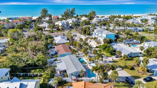 207 75TH STREET E, Bradenton Beach, FL 34217