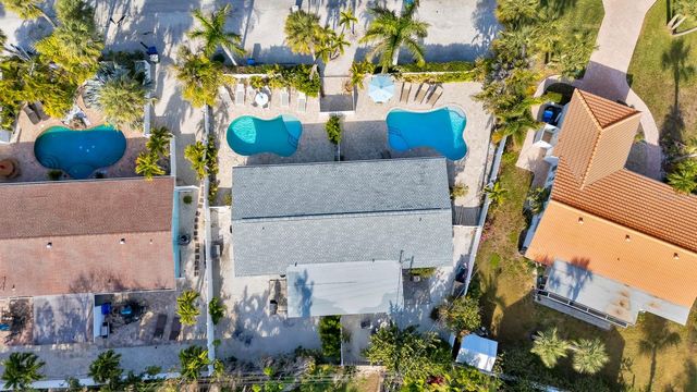 207 75TH STREET E, Bradenton Beach, FL 34217