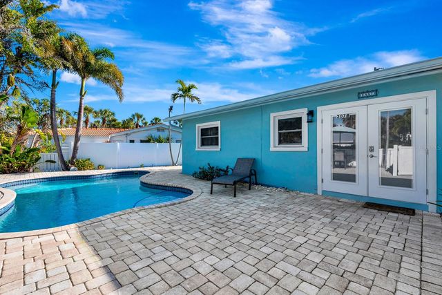 207 75TH STREET E, Bradenton Beach, FL 34217