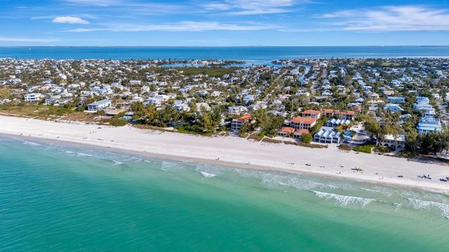 207 75TH STREET E, Bradenton Beach, FL 34217