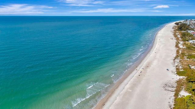 207 75TH STREET E, Bradenton Beach, FL 34217