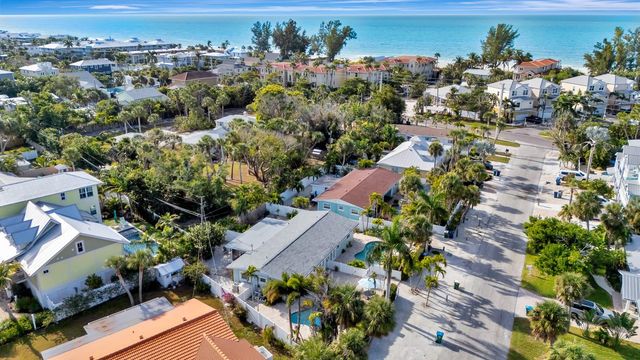 207 75TH STREET E, Bradenton Beach, FL 34217