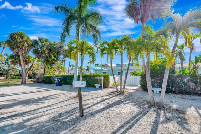 207 75TH STREET E, Bradenton Beach, FL 34217