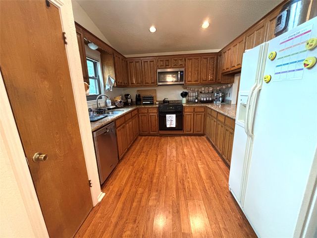 10725 Legg Drive, Kemp, TX 75143