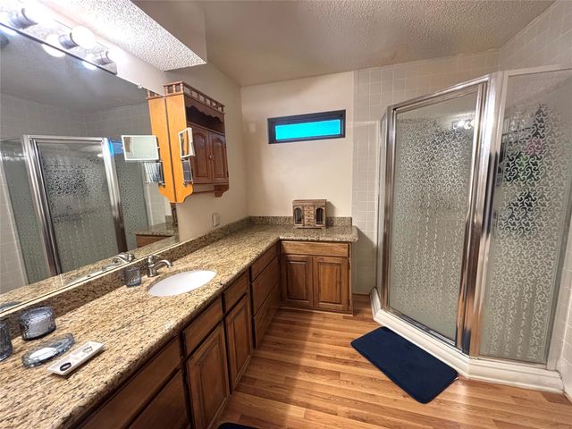 10725 Legg Drive, Kemp, TX 75143