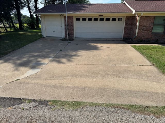 10725 Legg Drive, Kemp, TX 75143