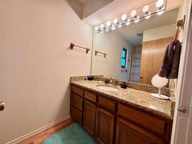 10725 Legg Drive, Kemp, TX 75143