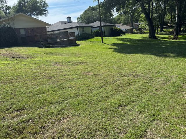 10725 Legg Drive, Kemp, TX 75143