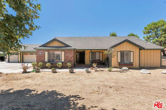 11734 Chisholm Court, Agua Dulce, CA 91390