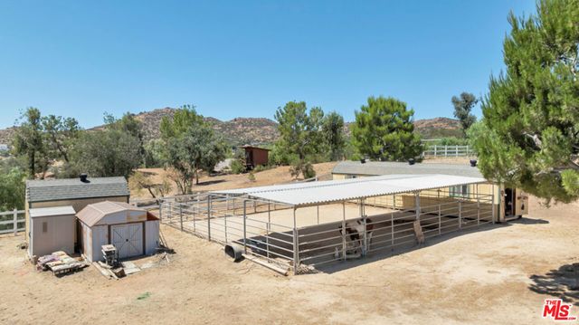11734 Chisholm Court, Agua Dulce, CA 91390