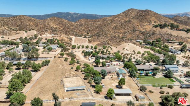 11734 Chisholm Court, Agua Dulce, CA 91390
