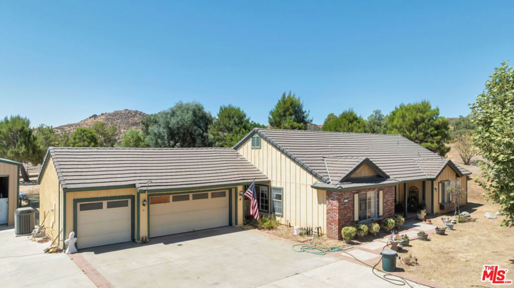 11734 Chisholm Court, Agua Dulce, CA 91390