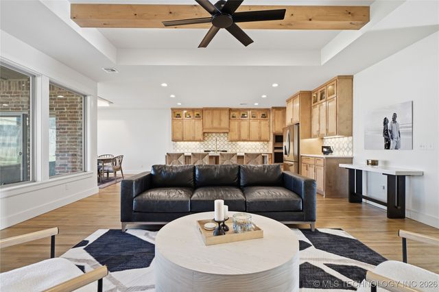 9705 E 116th Place S, Bixby, OK 74008